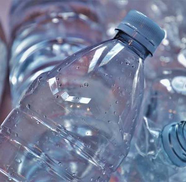 La lotta del Costa Rica contro la plastica: un modello di sostenibilità globale